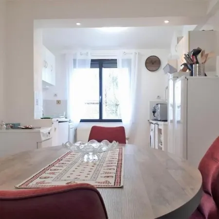 Appartement St Pierre, 3 Pièces, 4 Personnes - Fr-1-526-26